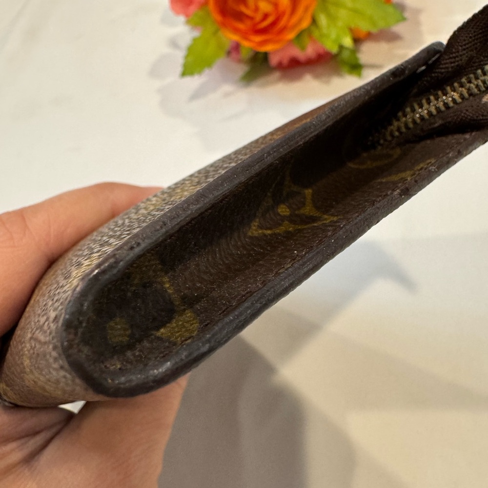 Louis Vuitton Monogram Canvas Brown & Gold Wristlet Clutch - Picture 5 of 9